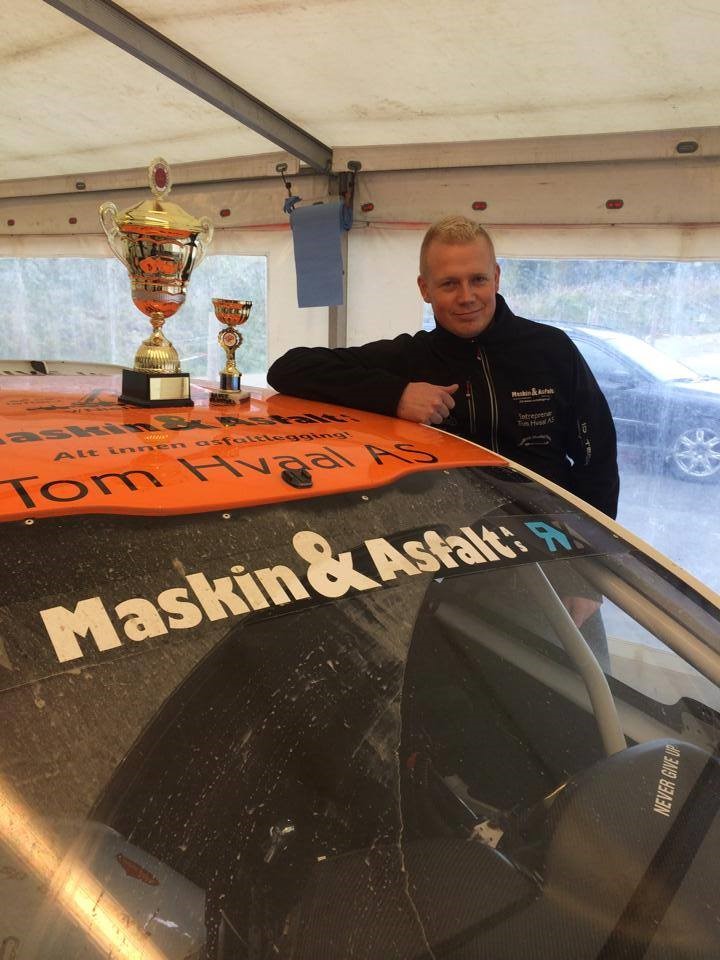 Ulrik Linnemann modtog priser for sin tredjeplads og for ”Bedste forhjulstrækker”
(Foto: Linnemann Motorsport)